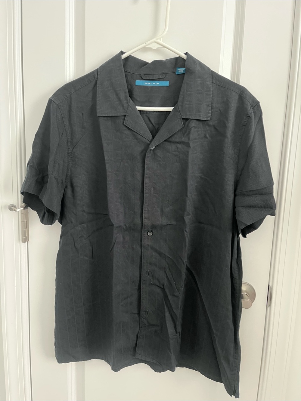 Perry Ellis Black Short-Sleeve Button-Down Shirt